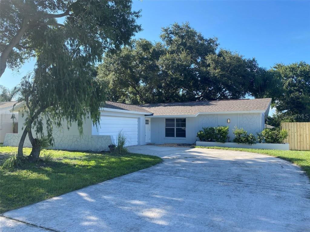 2212 Valleybrook Ave., Valrico, FL 33594