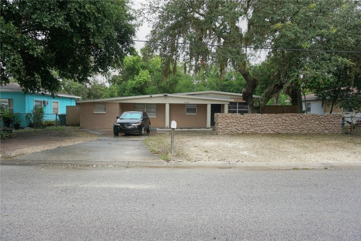 2908 E Howell St., Tampa, FL 33610