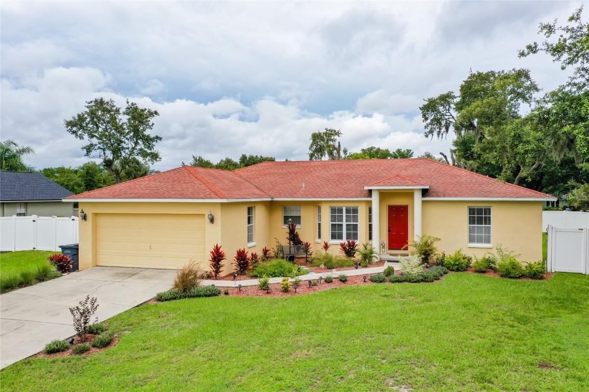 1211 Lake Loop, Winter Haven, FL 33880