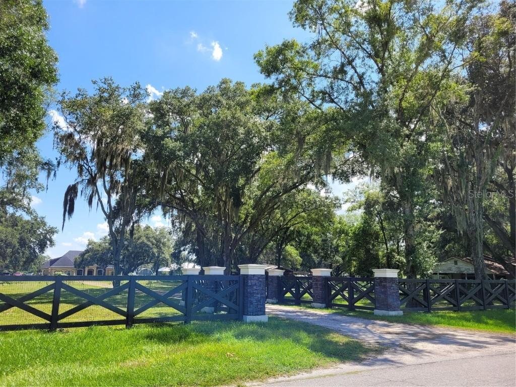4601 W Sam Allen Rd., Plant City, FL 33565