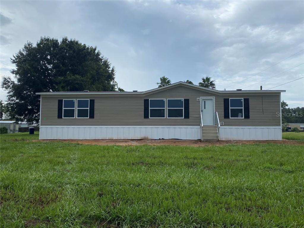 40401 Melrose Ave., Zephyrhills, FL 33540