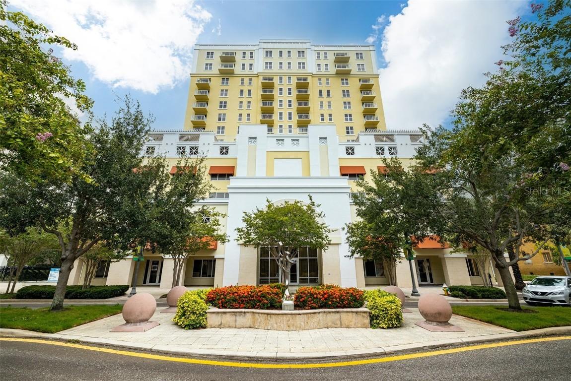628 Cleveland St. #1305, Clearwater, FL 33755
