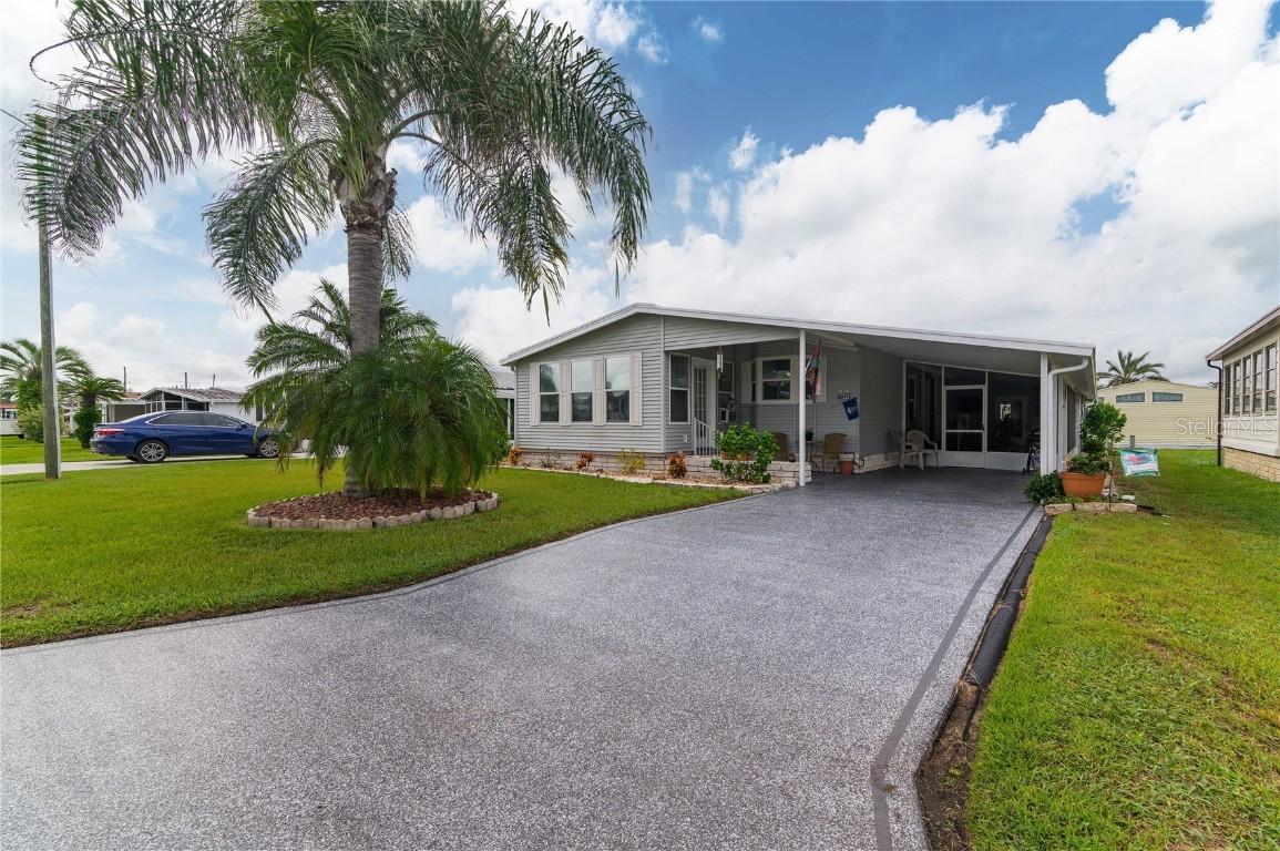 36644 Dina Dr., Zephyrhills, FL 33542