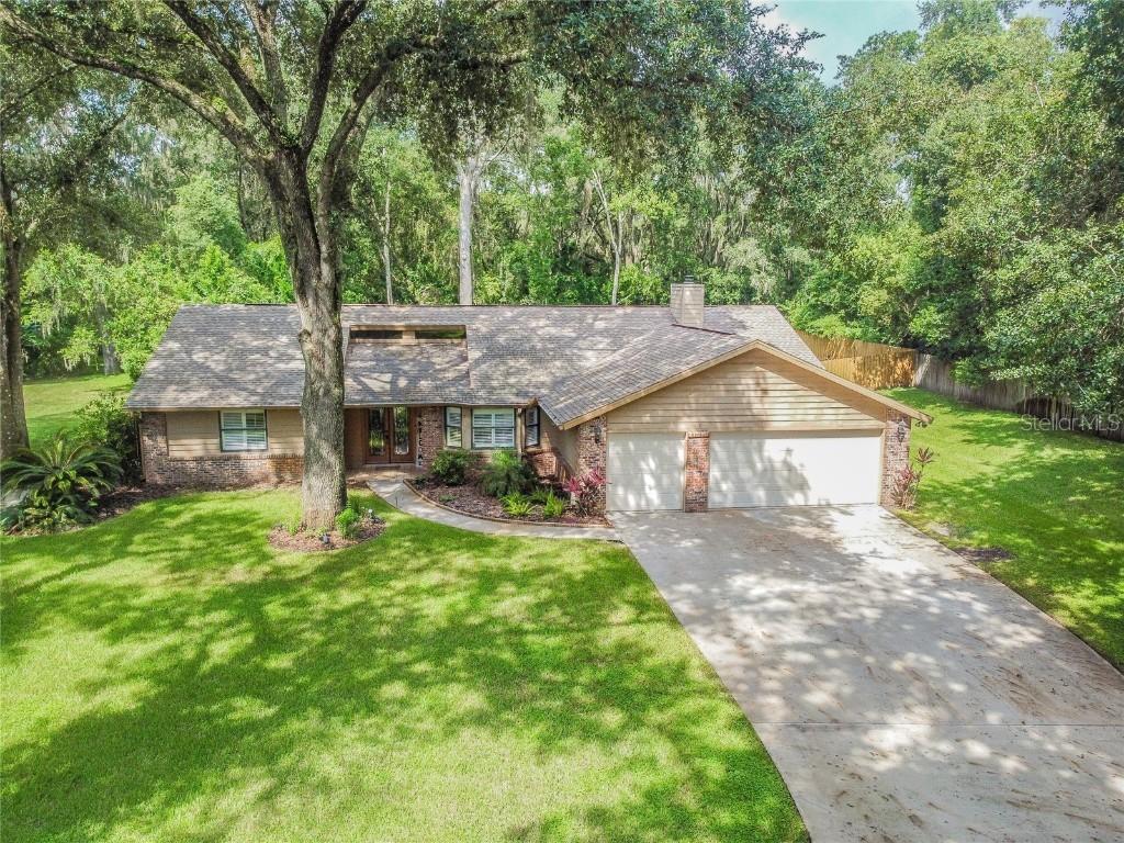 17520 Drake Ct., Lutz, FL 33559