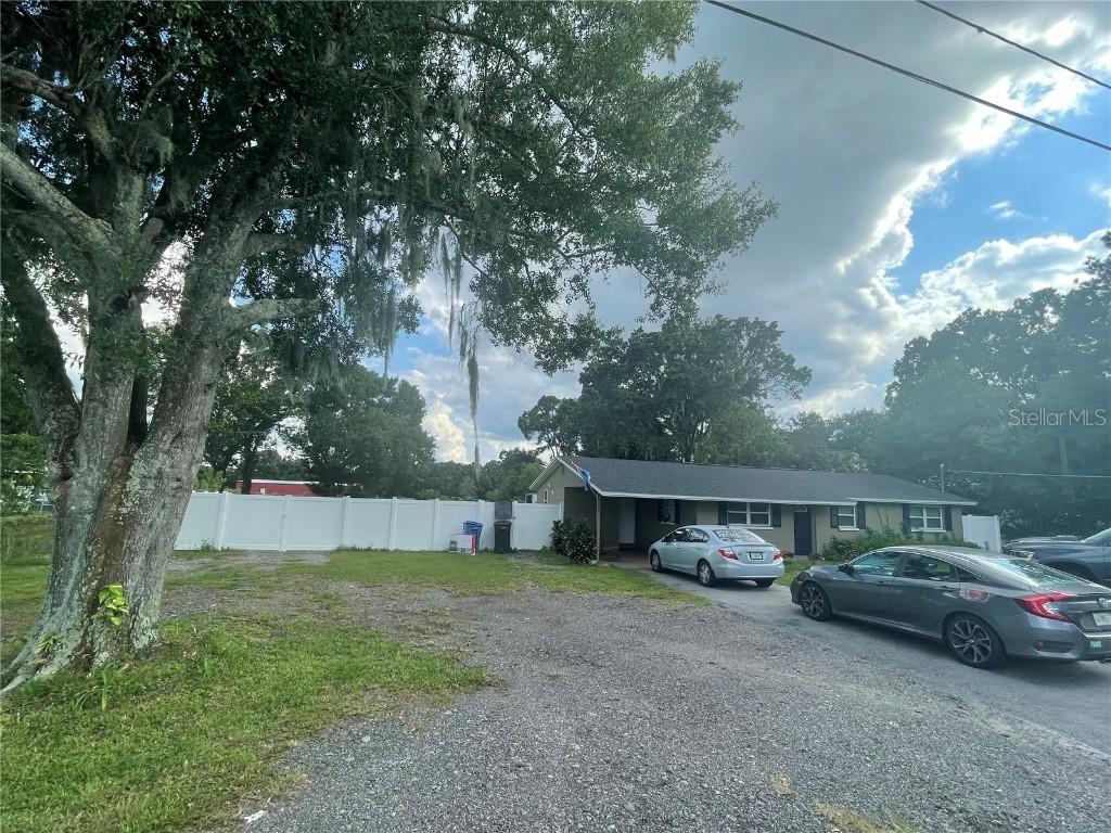 403 Charlie Griffin Rd., Plant City, FL 33566