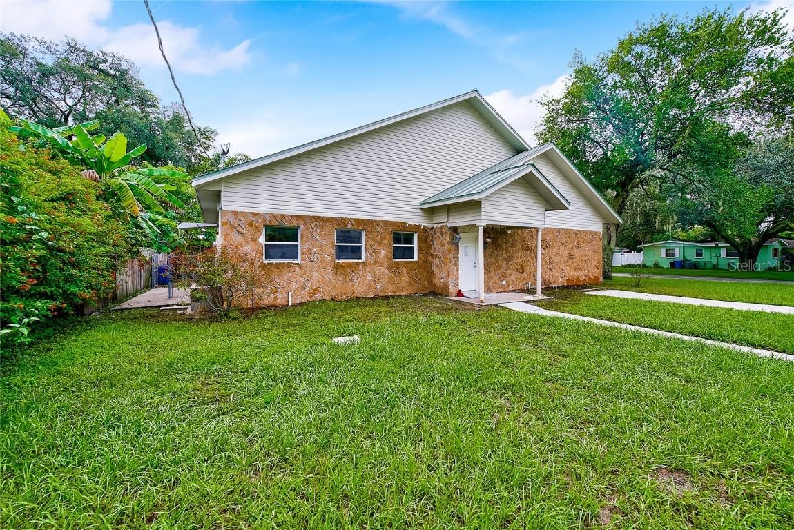 12401 N Oakleaf Ave., Tampa, FL 33612