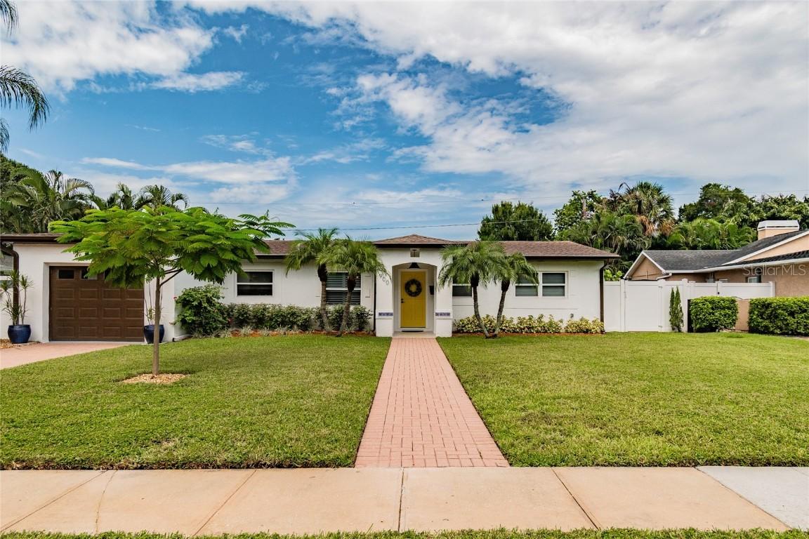 900 Rafael Blvd., St Petersburg, FL 33704