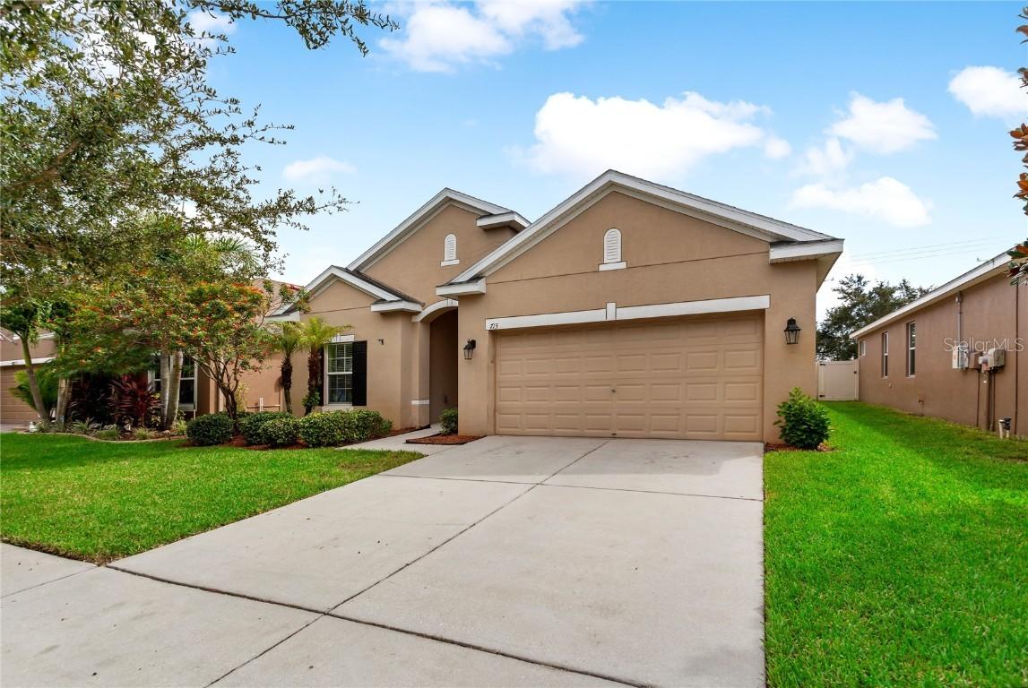 715 Fern Leaf Dr., Ruskin, FL 33570