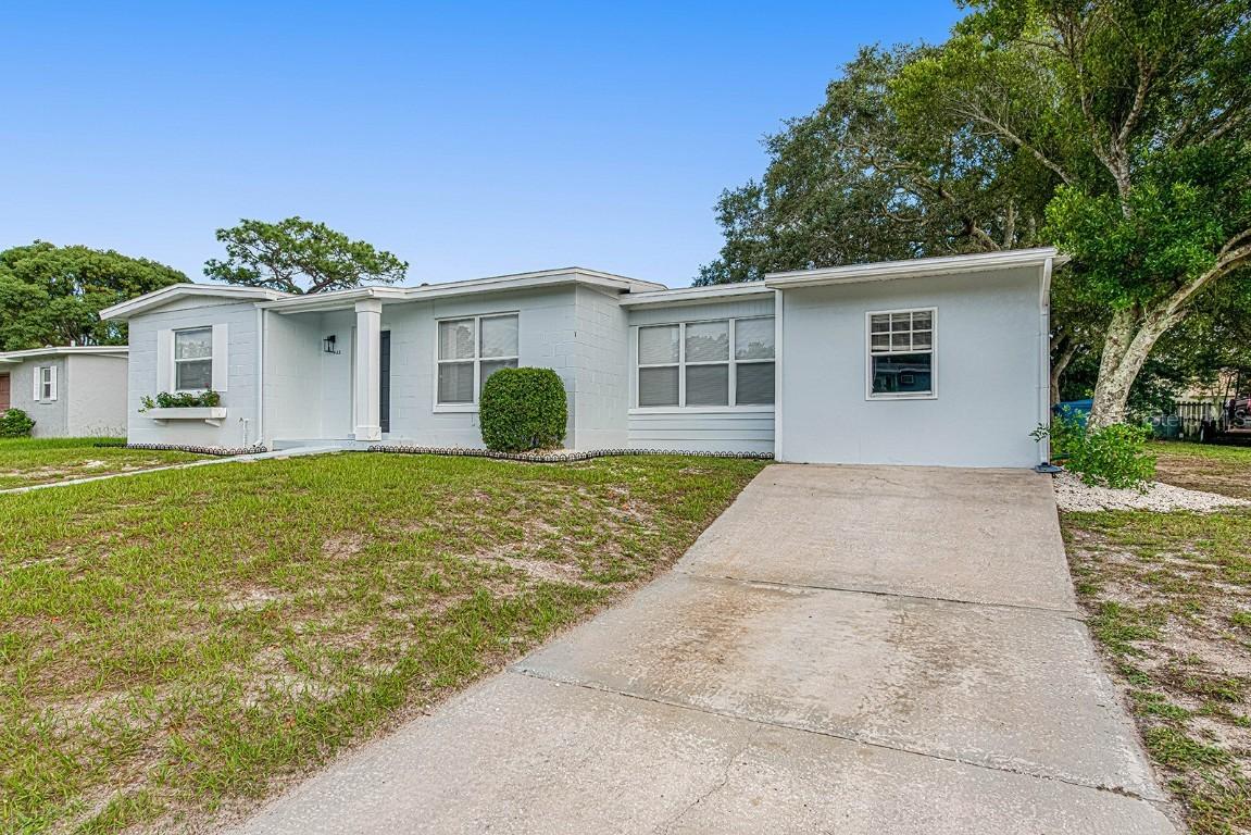 422 Hollyhock Lane, Spring Hill, FL 34606