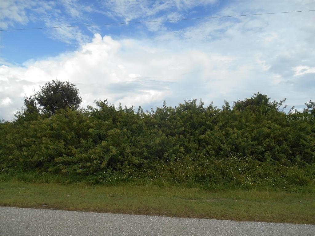 345 Piper Ave., Lehigh Acres, FL 33974