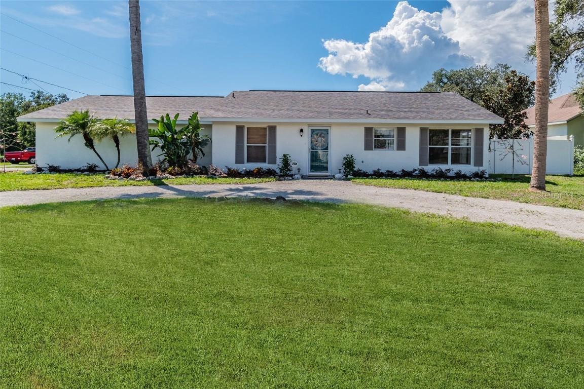 2070 Saffold Park Dr., Ruskin, FL 33570