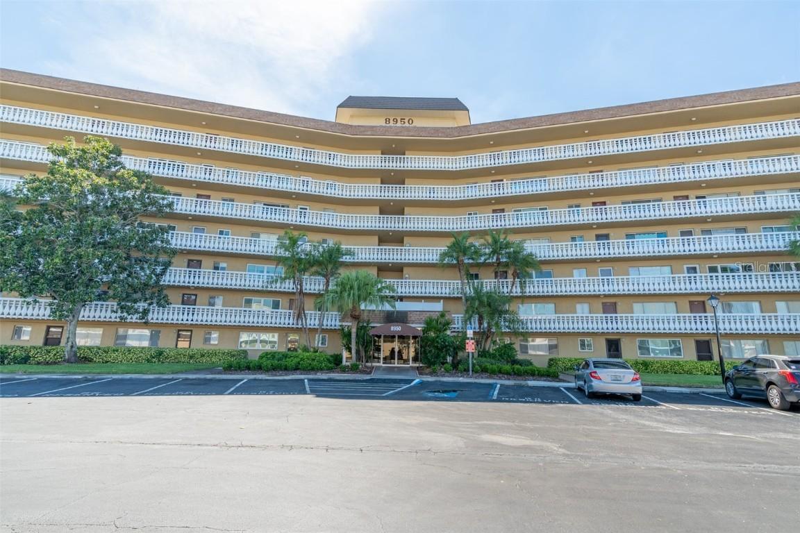 8950 Park Blvd. #306, Largo, FL 33777