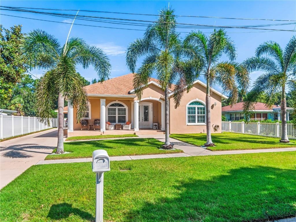2925 W Burke St., Tampa, FL 33614