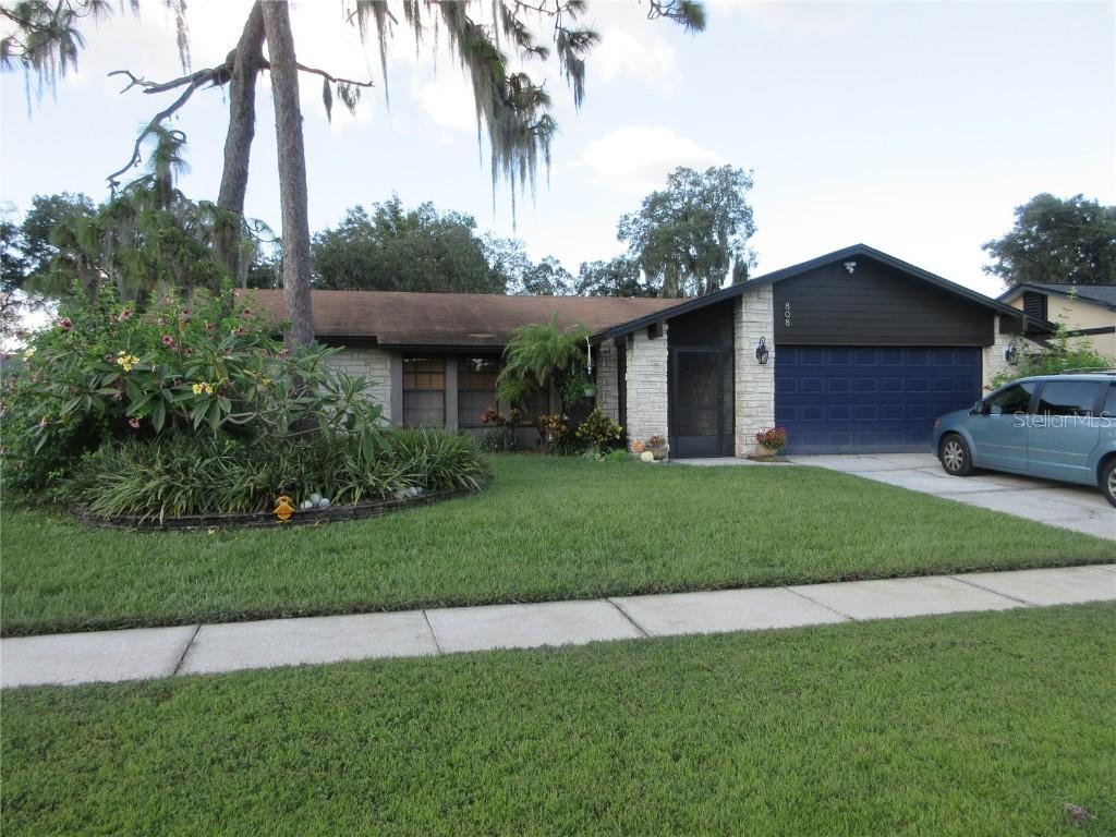 808 Centerwood Ct., Brandon, FL 33511
