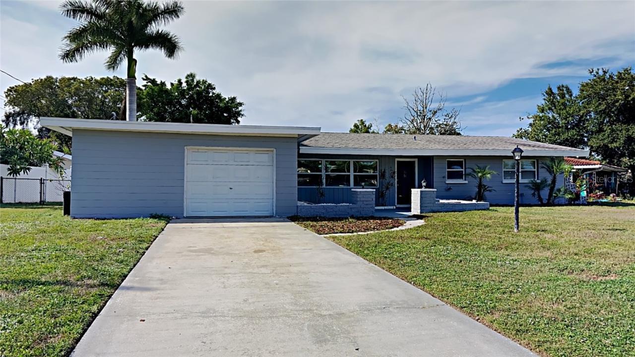 4425 Brooksdale Dr., Sarasota, FL 34232