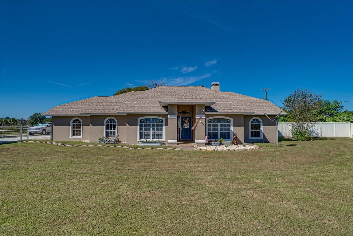 1602 Berry Farm Rd., Lithia, FL 33547