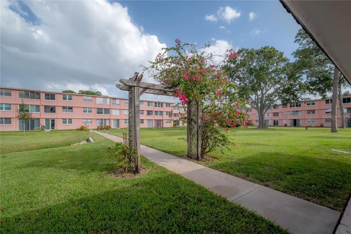 4720 Locust St. #216, St Petersburg, FL 33703