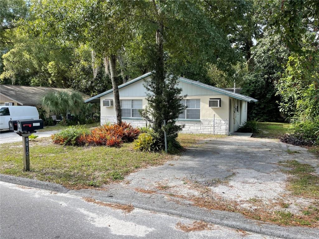 9610 N 12th St., Tampa, FL 33612