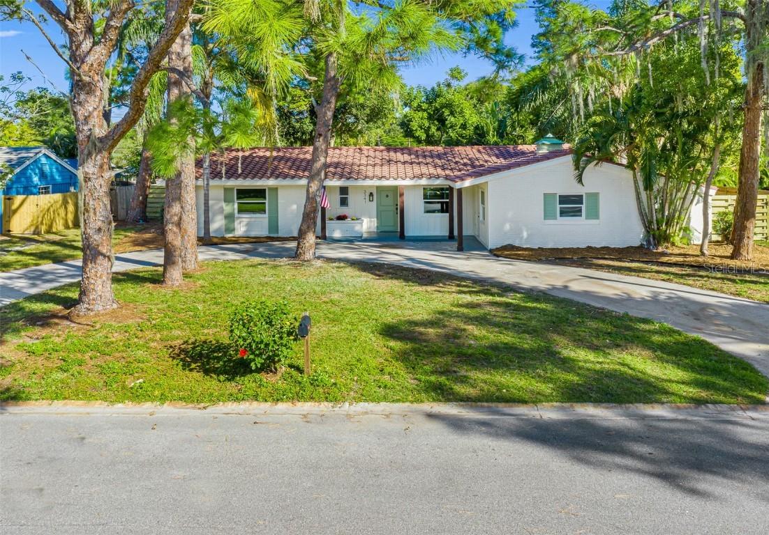 3341 Fair Oaks Pl., Sarasota, FL 34239