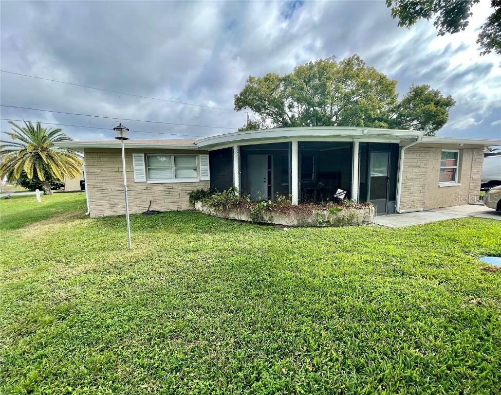 2132 Arcadia Rd., Holiday, FL 34690