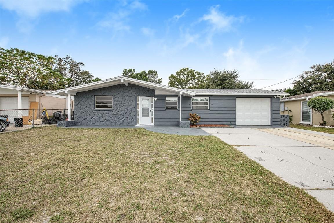 2427 Palmwood Dr., Holiday, FL 34690