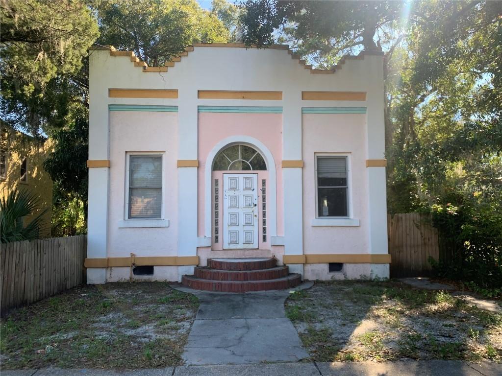 1862 6th St., Sarasota, FL 34236