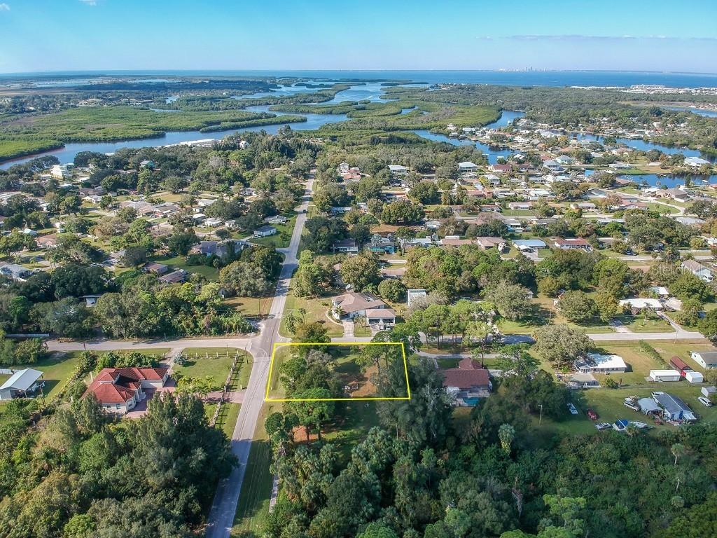 919 W College Ave., Ruskin, FL 33570