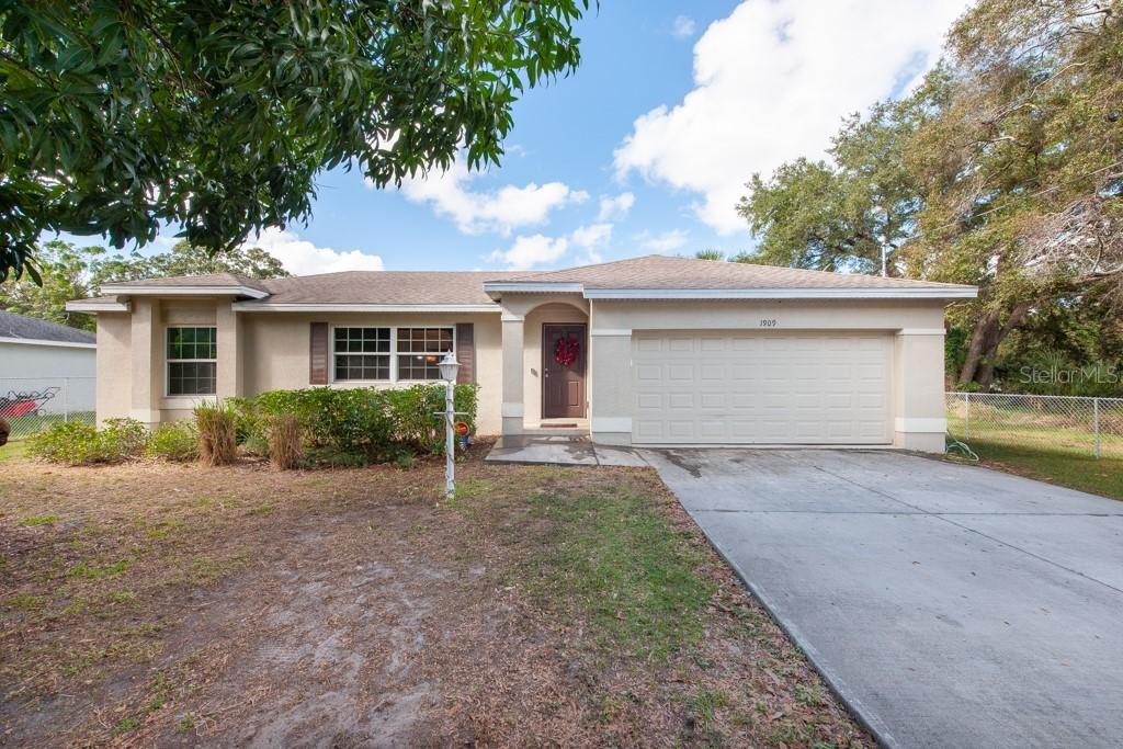 1909 2nd Ave., Palmetto, FL 34221