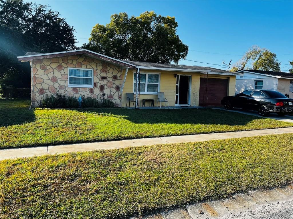 2203 Erin Dr., Holiday, FL 34691