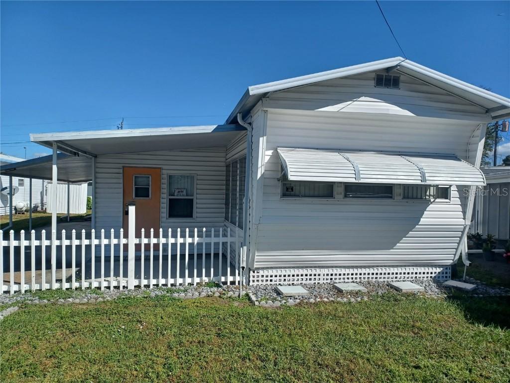 30 Oakwood, Bradenton, FL 34208