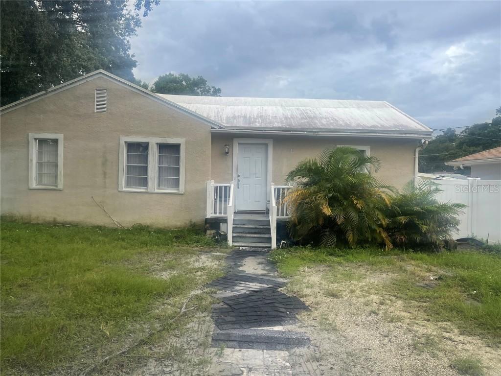2111 W Burke St., Tampa, FL 33604