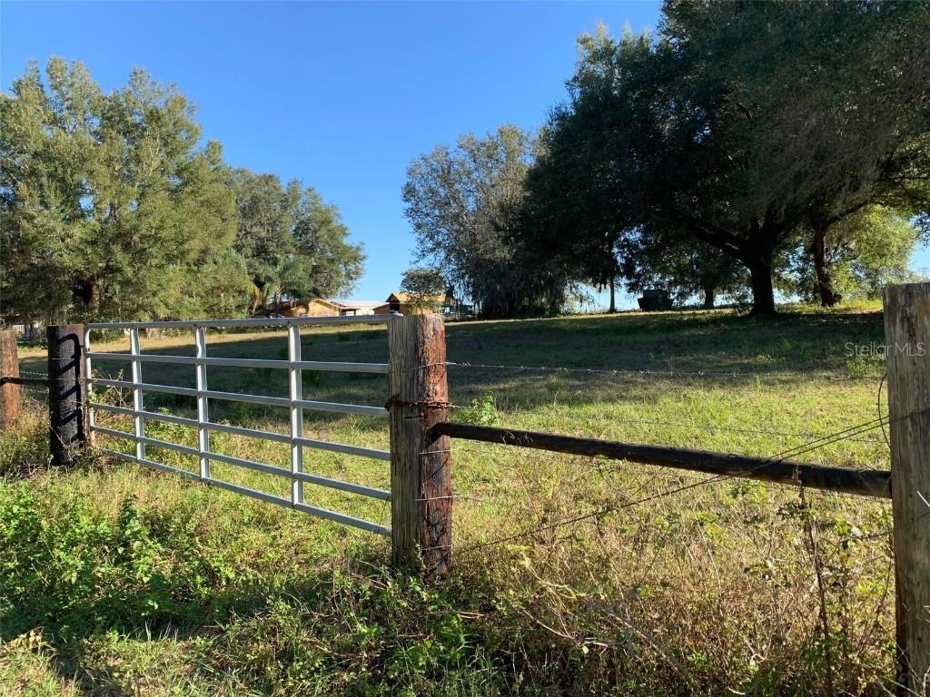 15903 Lake Iola Rd., Dade City, FL 33523