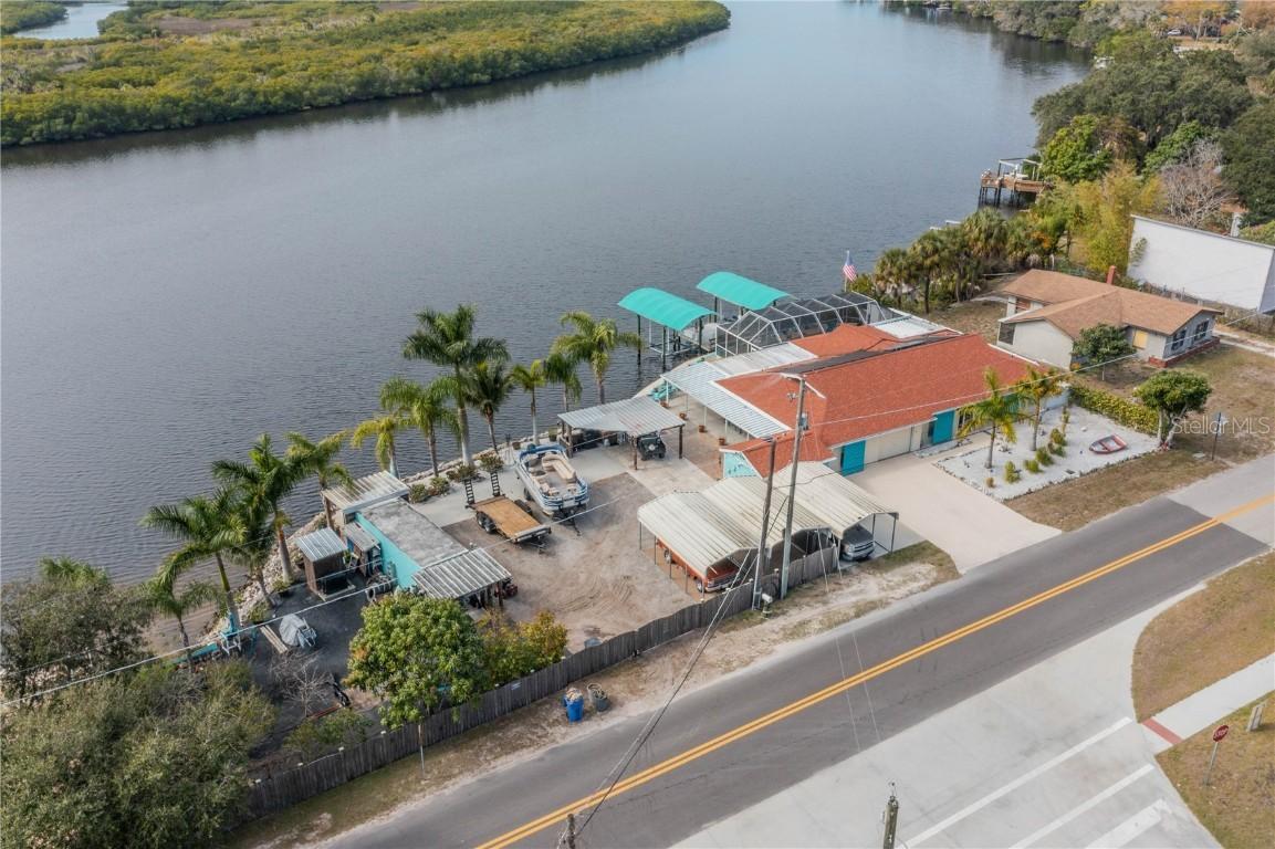 1111 10th St., Ruskin, FL 33570