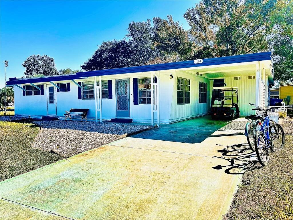 1124 Forest Ln., Tavares, FL 32778