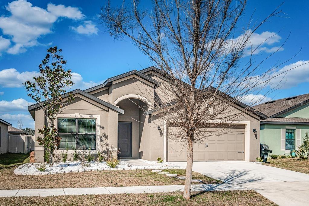 645 Chatham Walk Dr., Ruskin, FL 33570