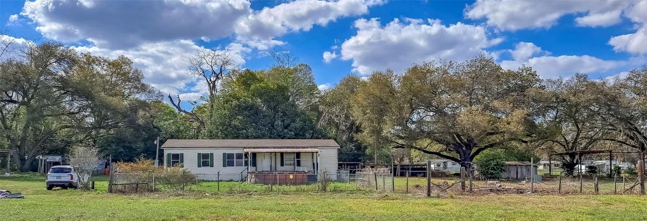 37539 Kossik Rd., Zephyrhills, FL 33541