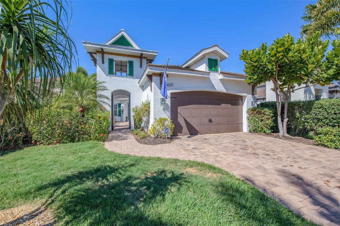 4309 5th Ave., Bradenton, FL 34208