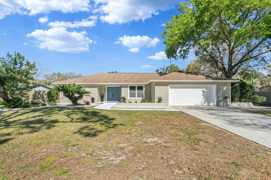 6602 Maybole Pl., Temple Terrace, FL 33617