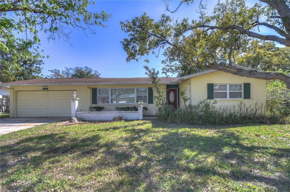 1017 Gershwin Dr., Largo, FL 33771