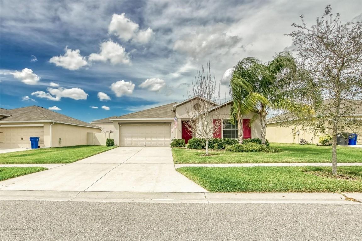 304 Cascade Bend Dr., Ruskin, FL 33570