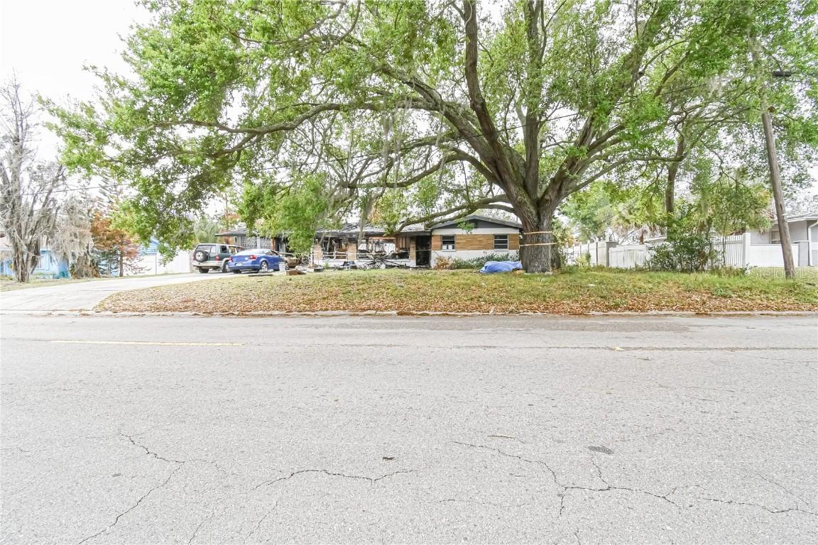 9228 Overlook Dr., Temple Terrace, FL 33617