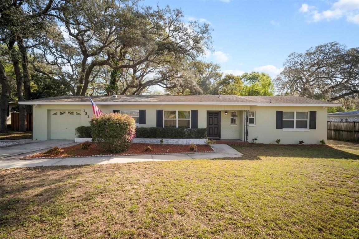 121 Ridgedale Rd., Temple Terrace, FL 33617