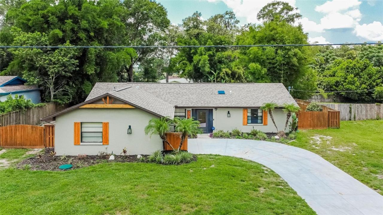 5043 Mockingbird Dr., Dade City, FL 33523