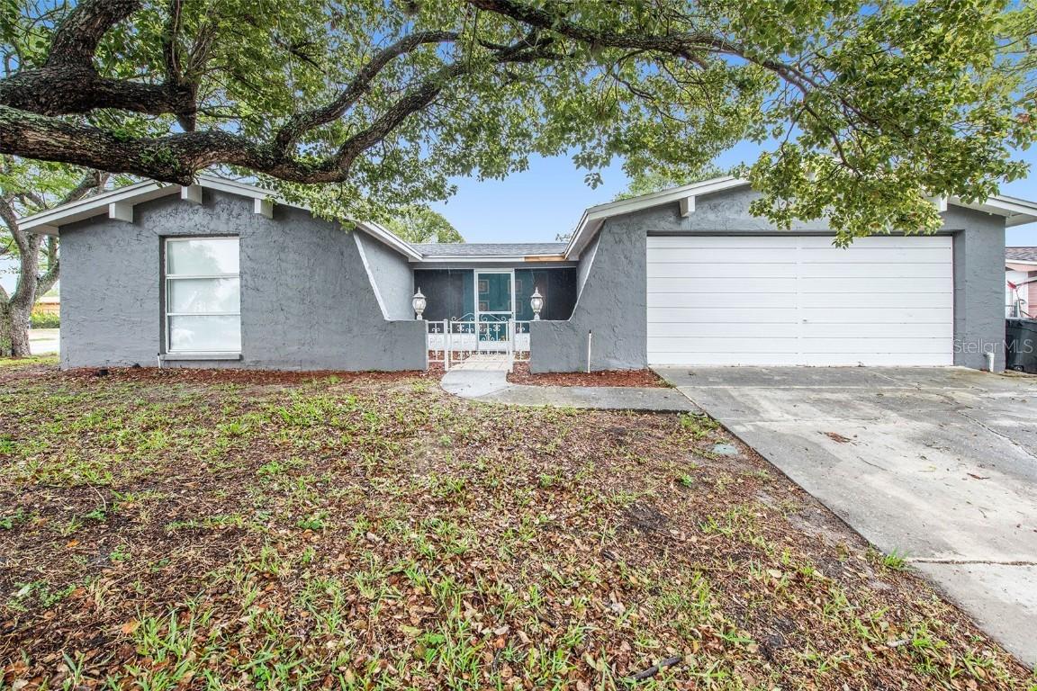 9200 Hunt Club Ln., Port Richey, FL 34668