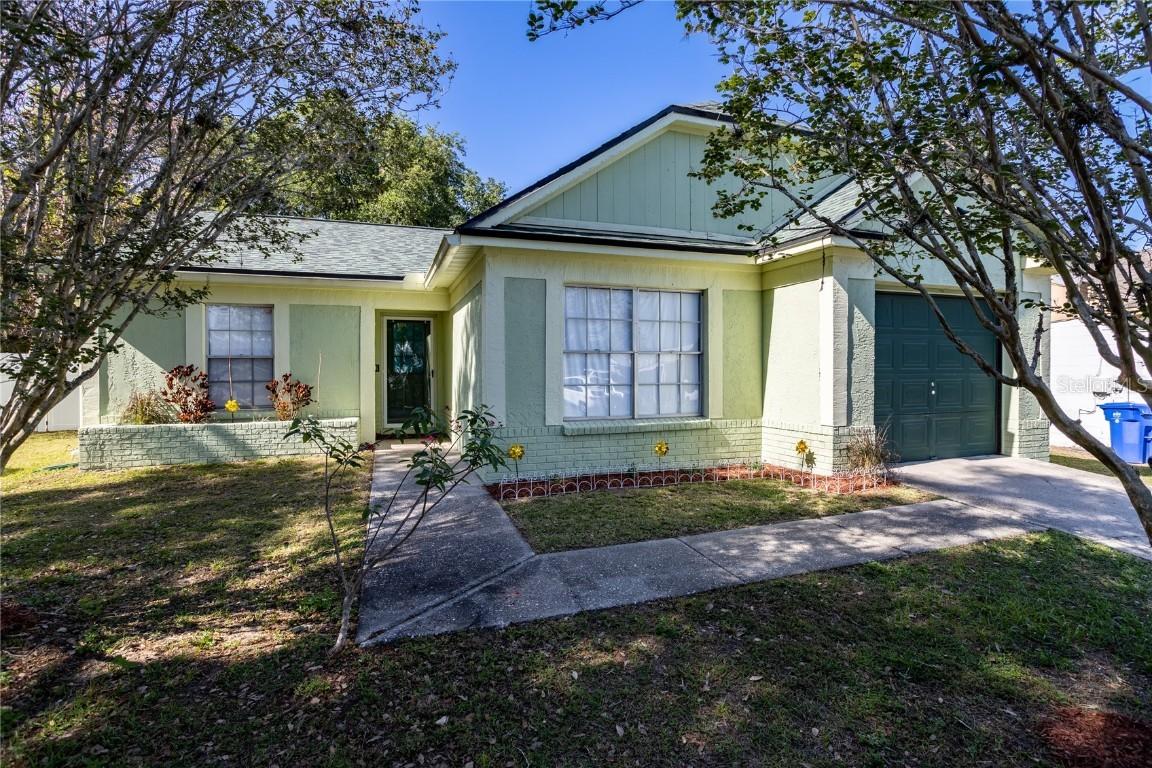 224 Regal Park Dr., Valrico, FL 33594