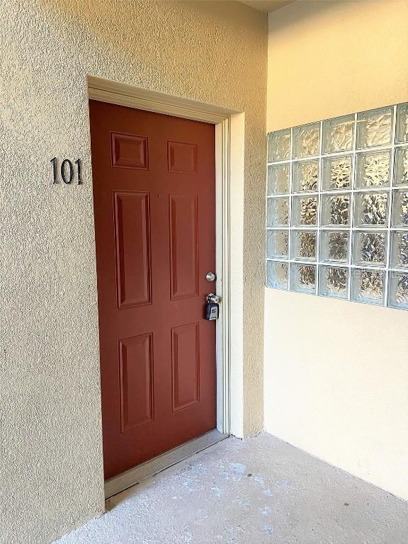 9536 Newdale Way #101, Riverview, FL 33578