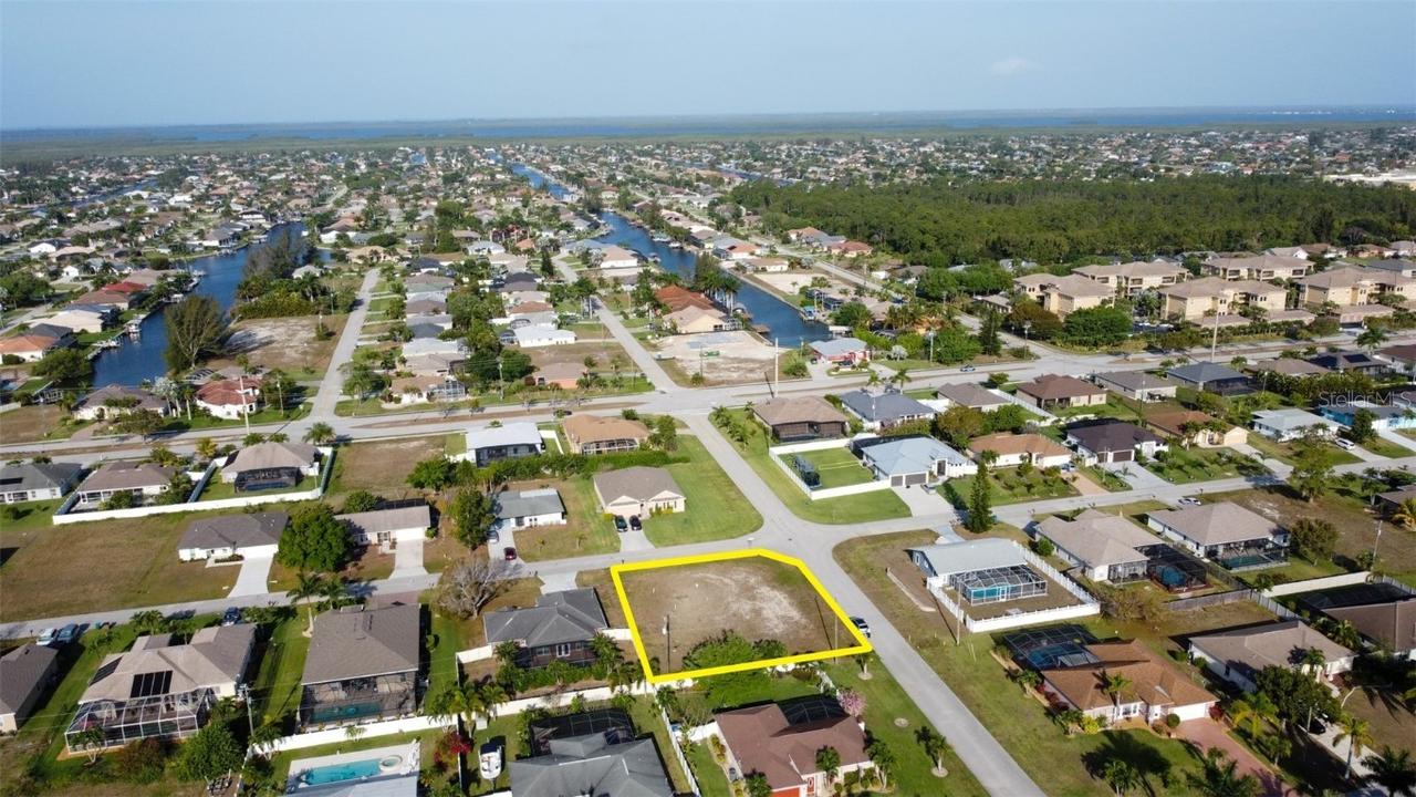 3905 SW 20th Pl., Cape Coral, FL 33914