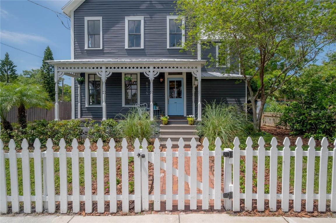 6915 S Desoto St., Tampa, FL 33616