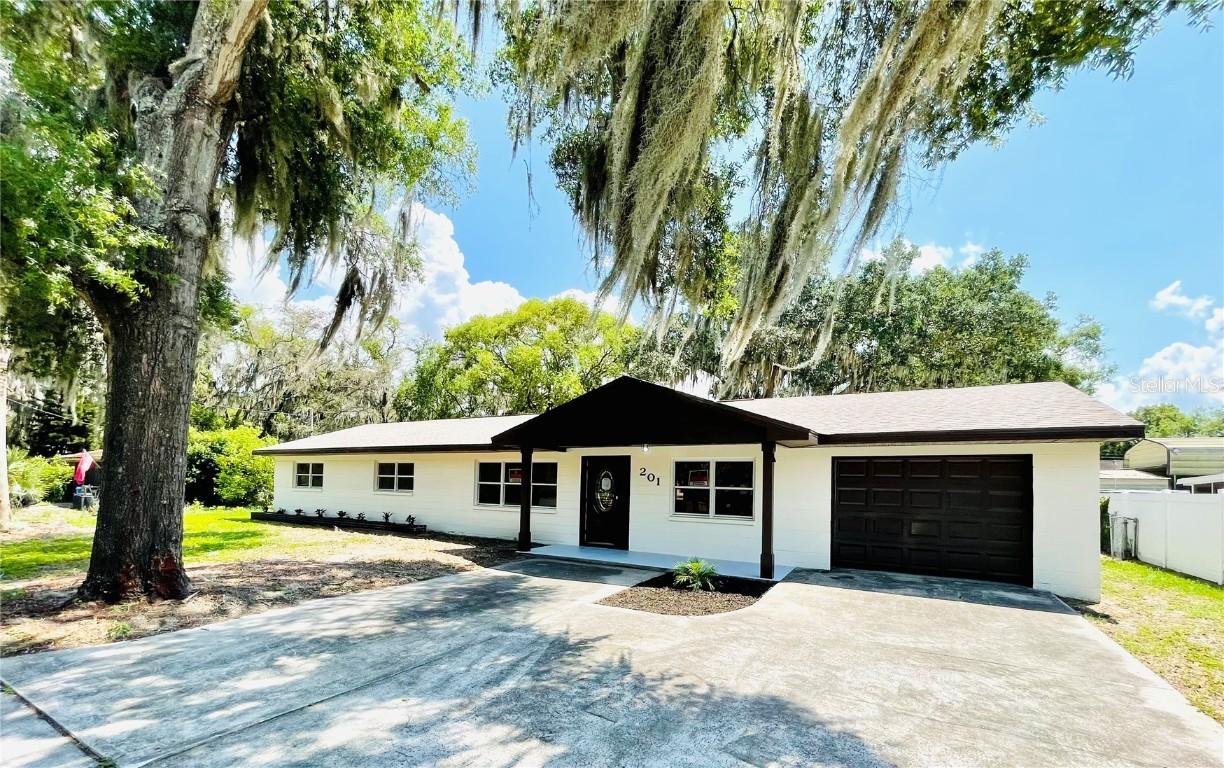 201 Larson Ave., Brandon, FL 33510