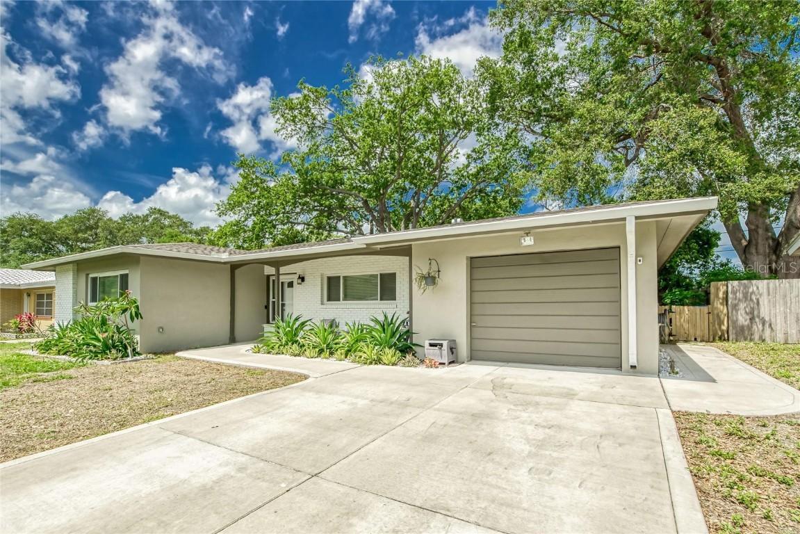 2046 Timber Ln., Clearwater, FL 33763